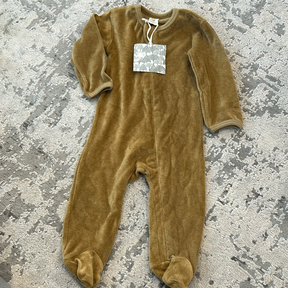 Kate Quinn gold velour sleeper/footie